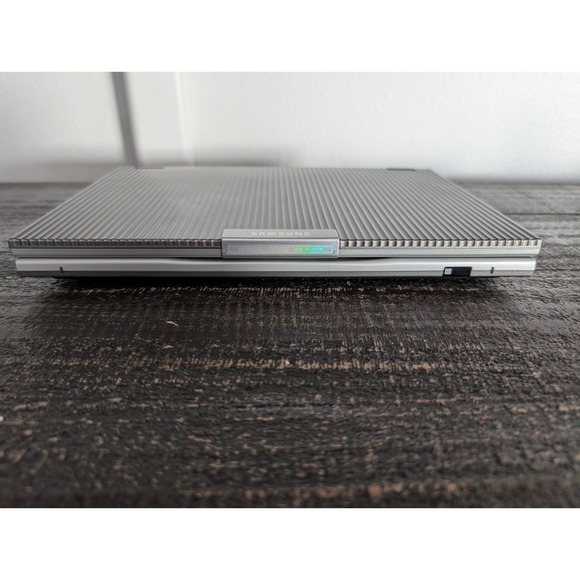 Samsung DVD L300 10 Inch Widescreen Portable DVD/ CD Player w/Charger &Remote - Picture 11 of 16